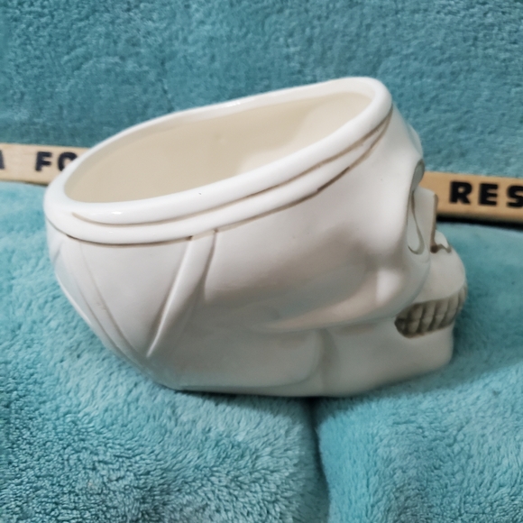 Royal Norfolk Skull Candy Dish, Planter, candle holder ect - Picture 4 of 6